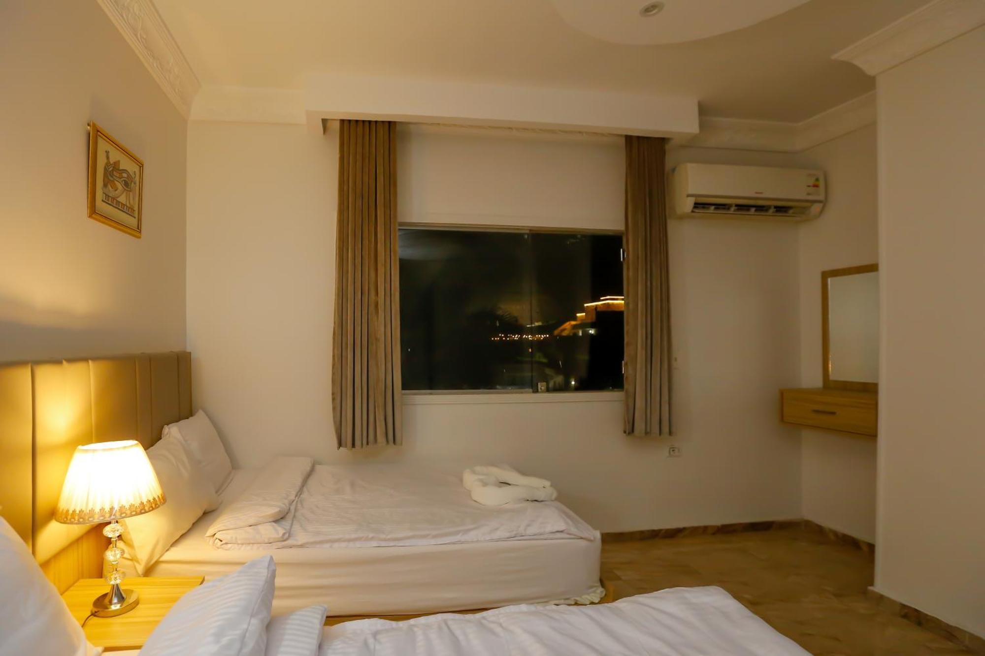 Pyramids Express View Hotel Kafret el-Gabal Extérieur photo