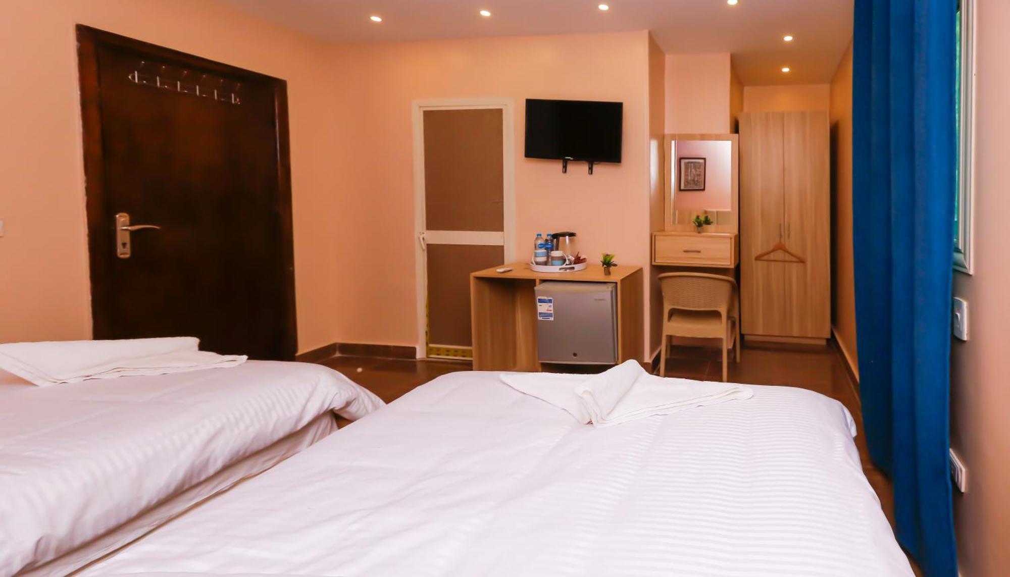 Pyramids Express View Hotel Kafret el-Gabal Extérieur photo