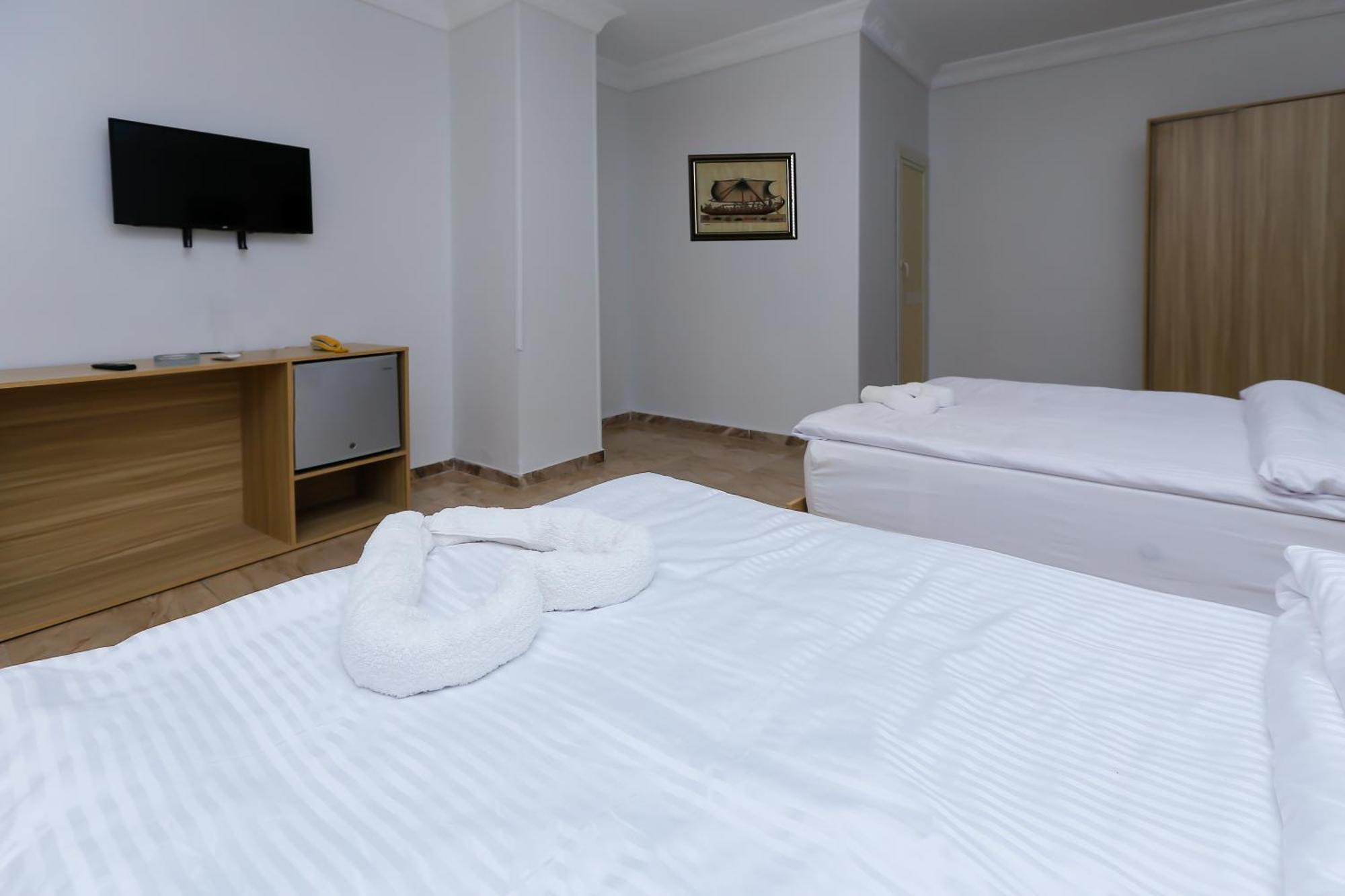 Pyramids Express View Hotel Kafret el-Gabal Extérieur photo