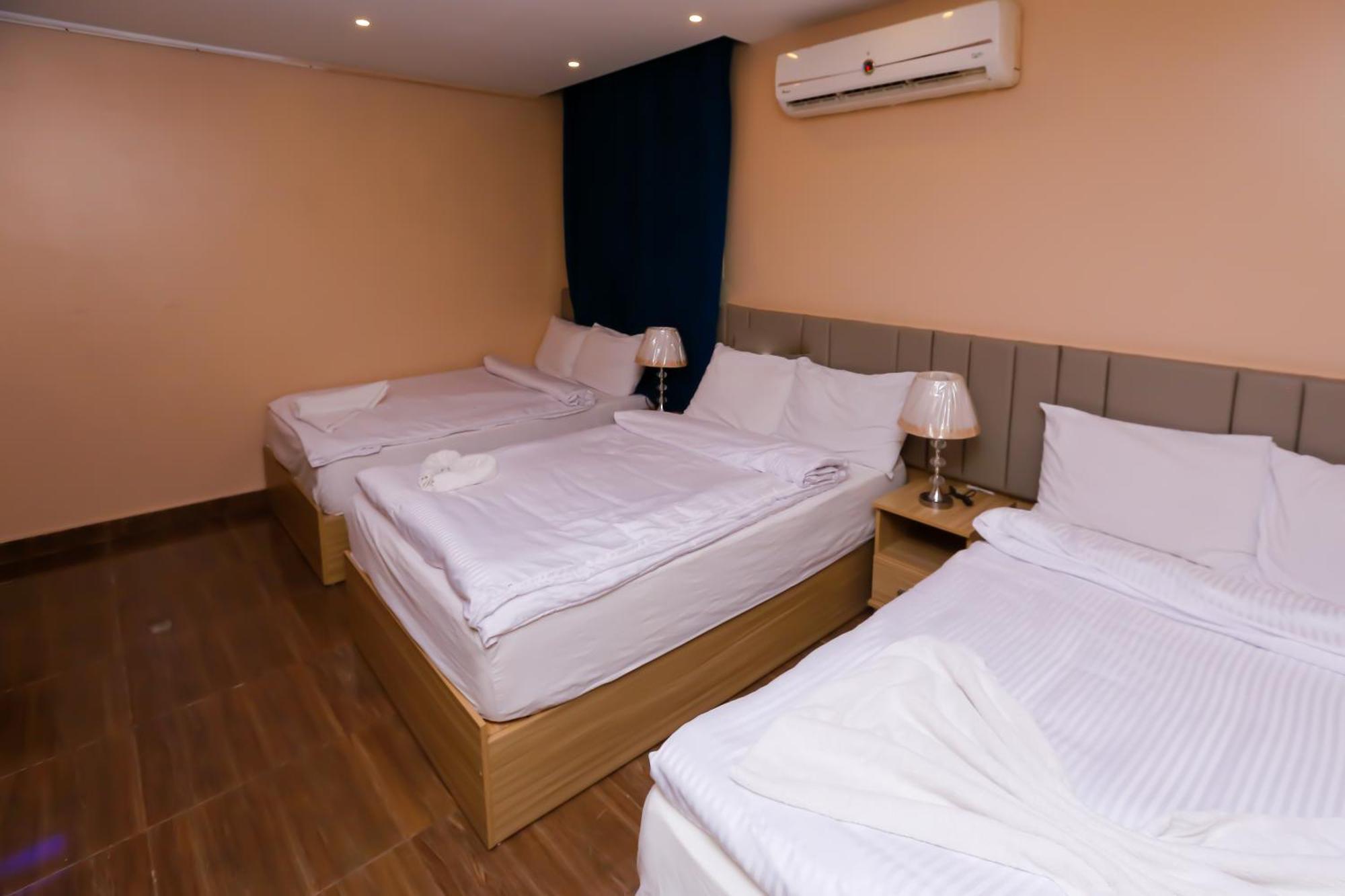 Pyramids Express View Hotel Kafret el-Gabal Extérieur photo